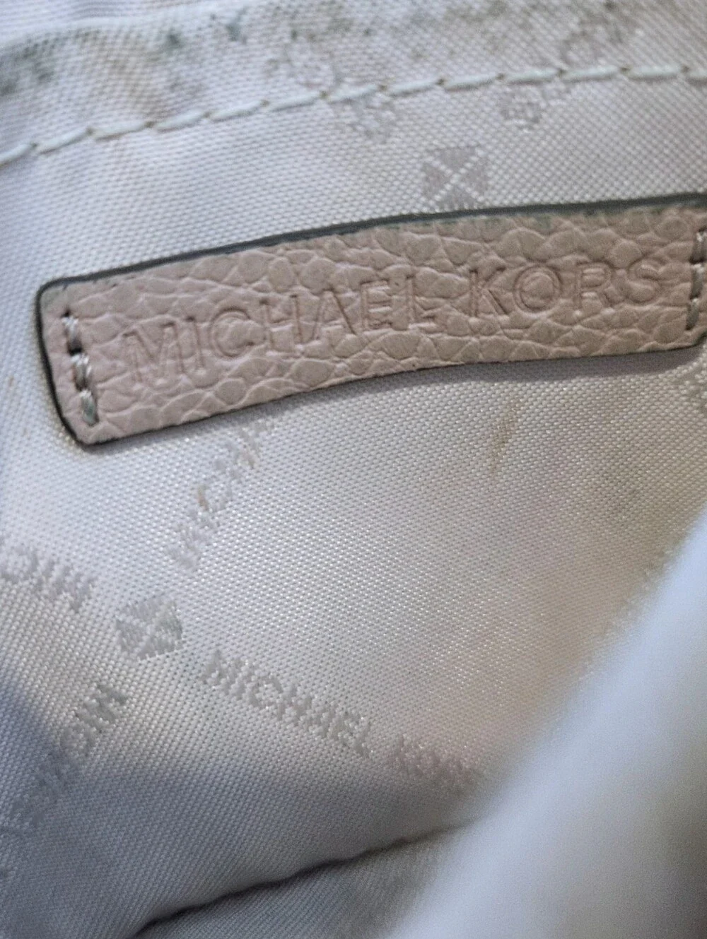 Michael Kors Pale Pink Leather Zip Card Holder with Gold Hardware